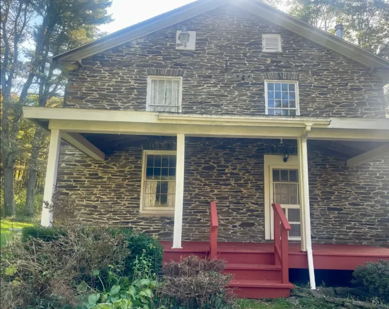 Deal of the Day! C. 1860. On 5 1/2 acres in New York. $175,000