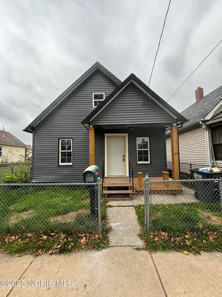 Charming Move -in ready home only $99,999-Perfect starter or investment property!